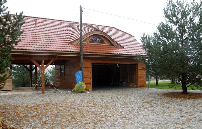 Wiaty, garaże, drewutnie, bramy, kolumny